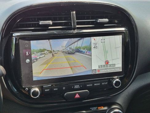Certified 2023 Kia Soul EX FWD image 18