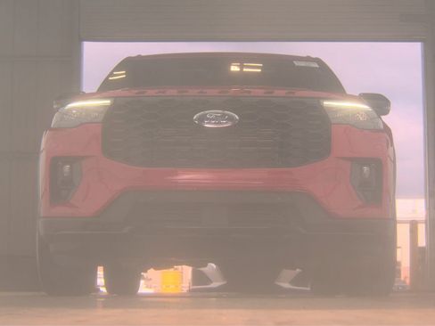 Used 2025 Ford Explorer ST-Line w/ Premium Package AWD/4WD image 3