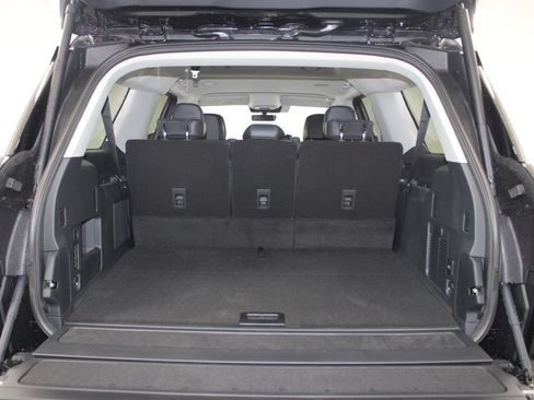 New 2026 Lincoln Navigator L Premier AWD/4WD image 16