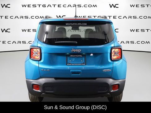 Used 2021 Jeep Renegade Latitude w/ Sun & Sound Group AWD/4WD image 4