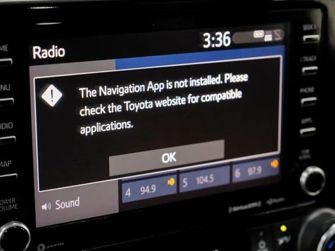 Used 2021 Toyota Highlander XLE FWD image 36
