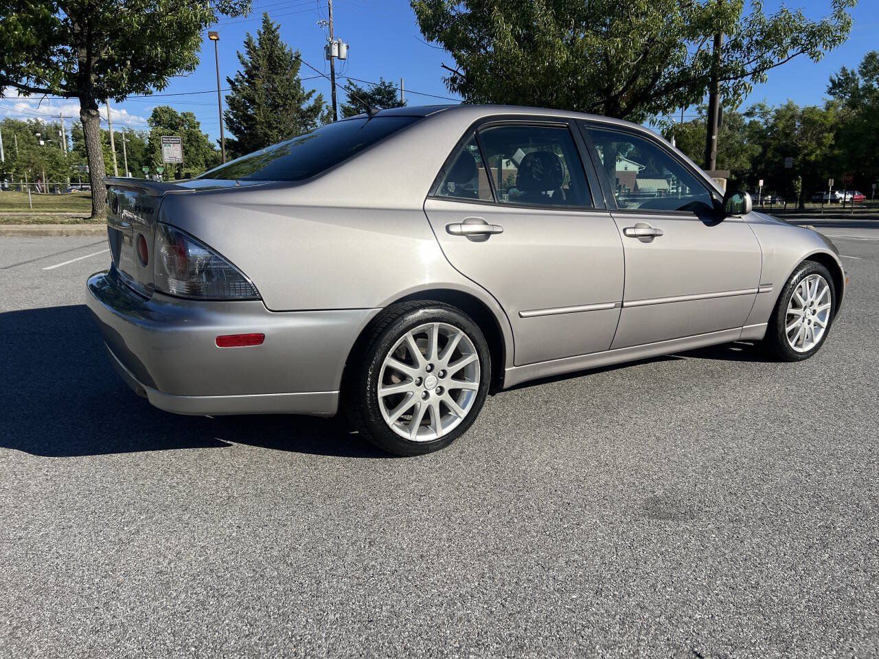 Used 2003 Lexus IS 300 RWD image 5