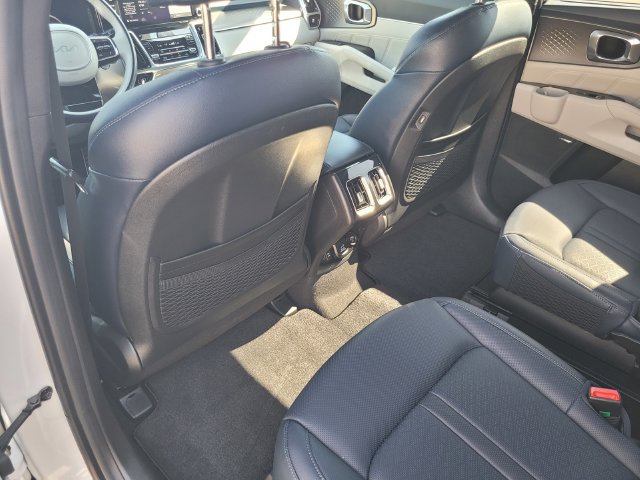 Used 2023 Kia Sorento SX Prestige AWD/4WD image 12