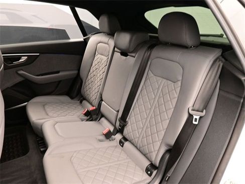 Used 2024 Audi SQ8 Prestige image 14