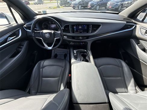 Used 2023 Buick Enclave Essence image 19