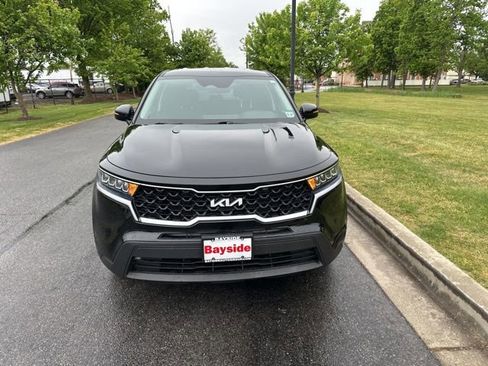Certified 2022 Kia Sorento LX FWD image 4
