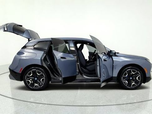 Used 2024 BMW iX xDrive50 w/ Sport Package AWD/4WD image 20