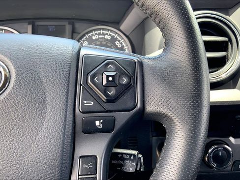 Used 2019 Toyota Tacoma TRD Sport w/ Technology Package AWD/4WD image 24