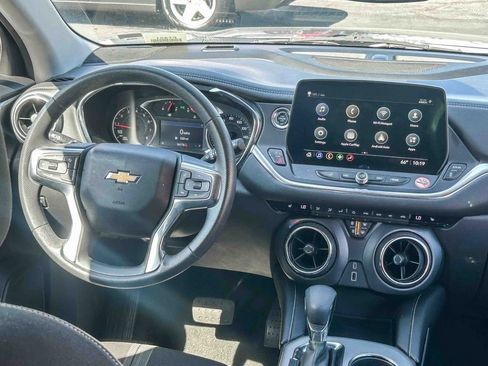 Used 2025 Chevrolet Blazer LT FWD image 13