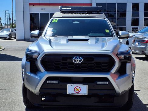 Used 2024 Toyota Tacoma TRD Sport w/ TRD Sport Premium Package AWD/4WD image 2
