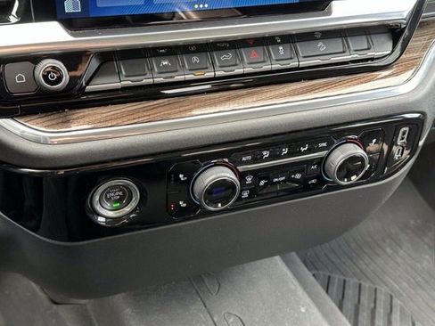 Used 2024 Chevrolet Silverado 1500 LT Trail Boss image 11