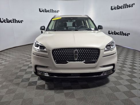 Used 2022 Lincoln Aviator Reserve w/ Equipment Group 201A AWD/4WD image 2