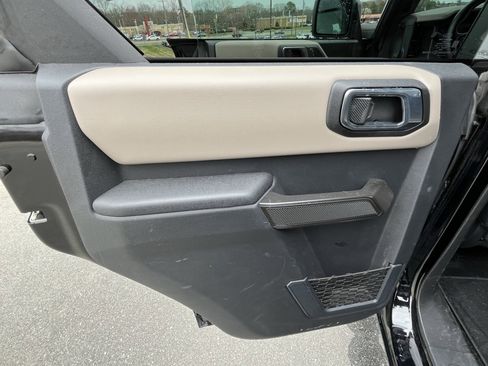 Used 2024 Ford Bronco Wildtrak image 28