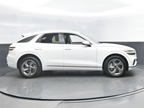 Used 2026 Genesis GV70 2.5T image 4