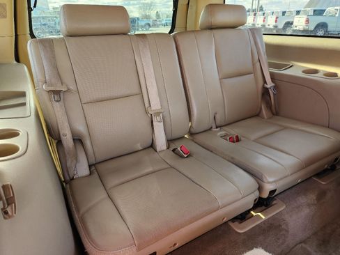 Used 2014 Chevrolet Suburban LTZ image 25