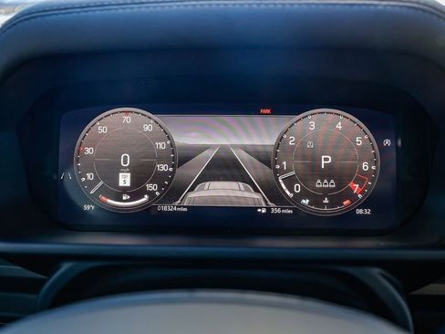 Used 2024 Land Rover Defender 110 X-Dynamic SE image 24