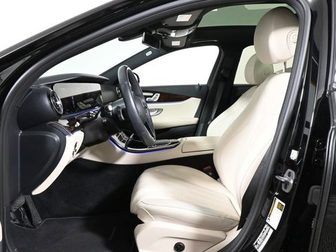Used 2023 Mercedes-Benz E 450 4MATIC Sedan image 3