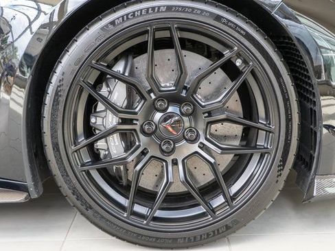 Used 2025 Chevrolet Corvette Z06 w/ Z07 Performance Package RWD image 14