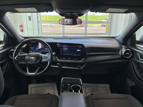 Used 2025 Chevrolet Equinox LT AWD/4WD image 15