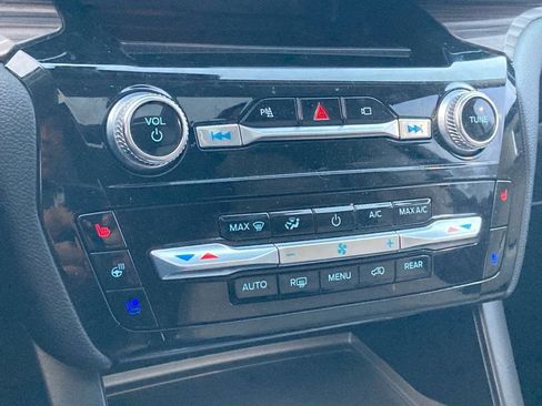 Used 2021 Ford Explorer Limited w/ Hybrid Equipment Group 310A image 25