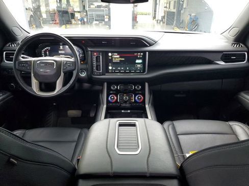Used 2022 GMC Yukon Denali image 11