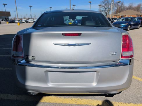 Used 2012 Chrysler 300 Limited image 6