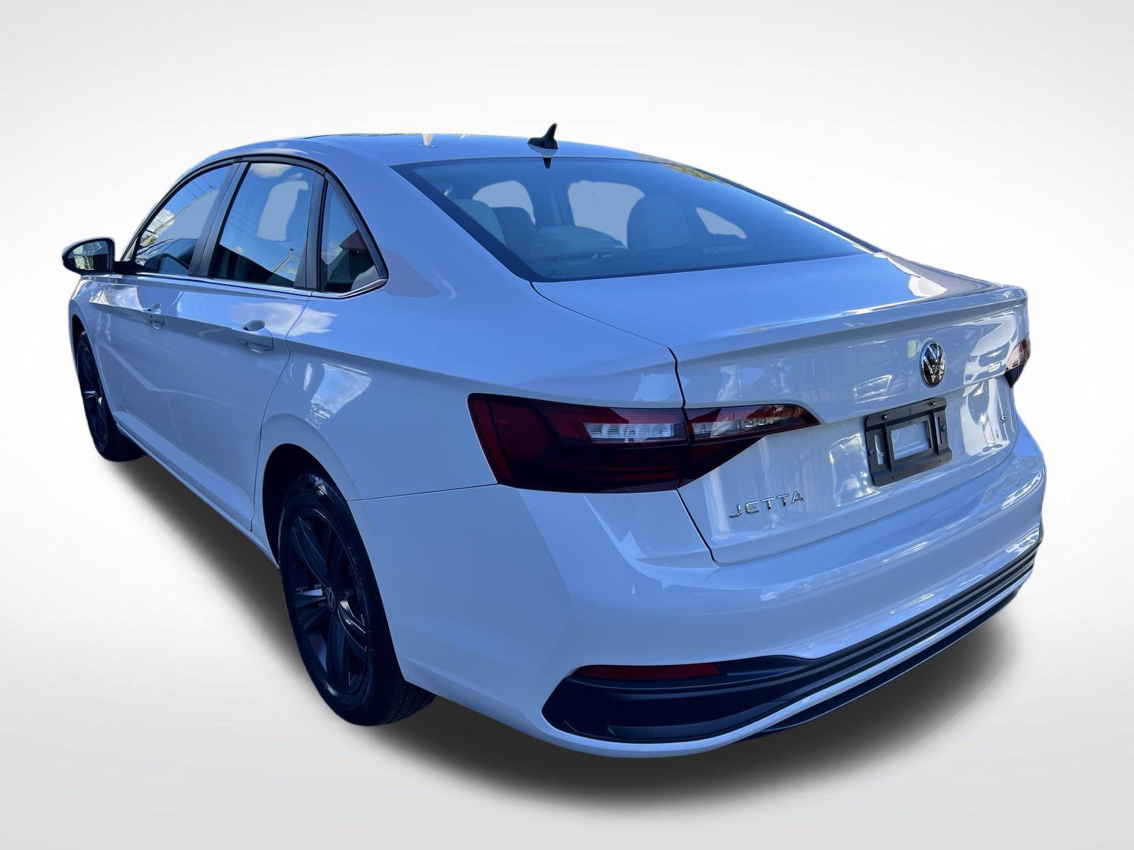Used 2024 Volkswagen Jetta SE w/ Panoramic Sunroof Package FWD image 6