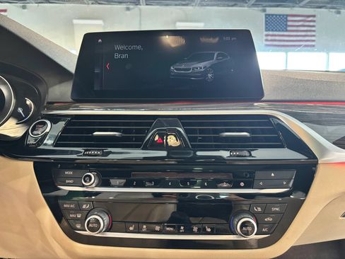 Used 2019 BMW 530i w/ Convenience Package RWD image 26
