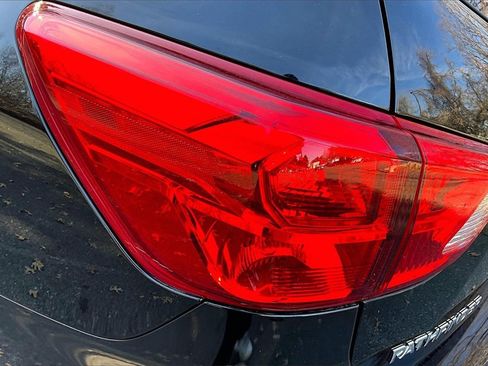 Used 2020 Nissan Pathfinder S image 20