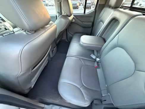 Used 2019 Nissan Frontier SL image 10