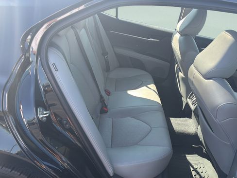 Used 2019 Toyota Camry XSE FWD image 27