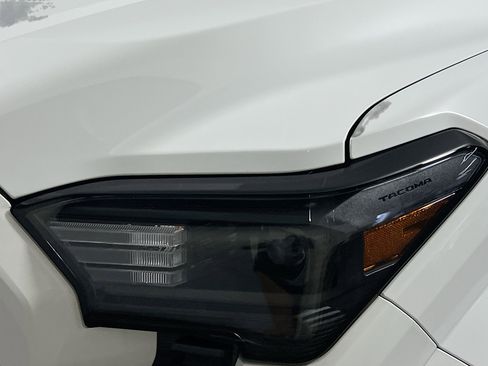 Used 2024 Toyota Tacoma SR image 11