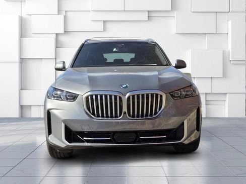Used 2026 BMW X5 xDrive50e w/ Premium Package AWD/4WD image 2