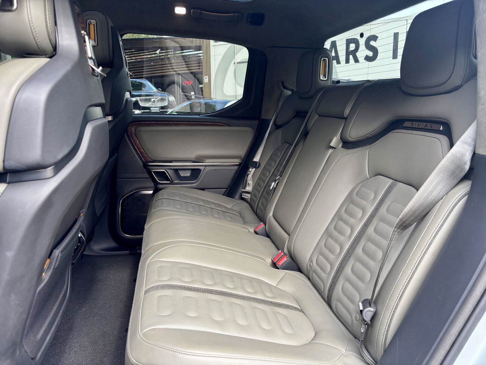 Used 2022 Rivian R1T Adventure AWD/4WD image 22