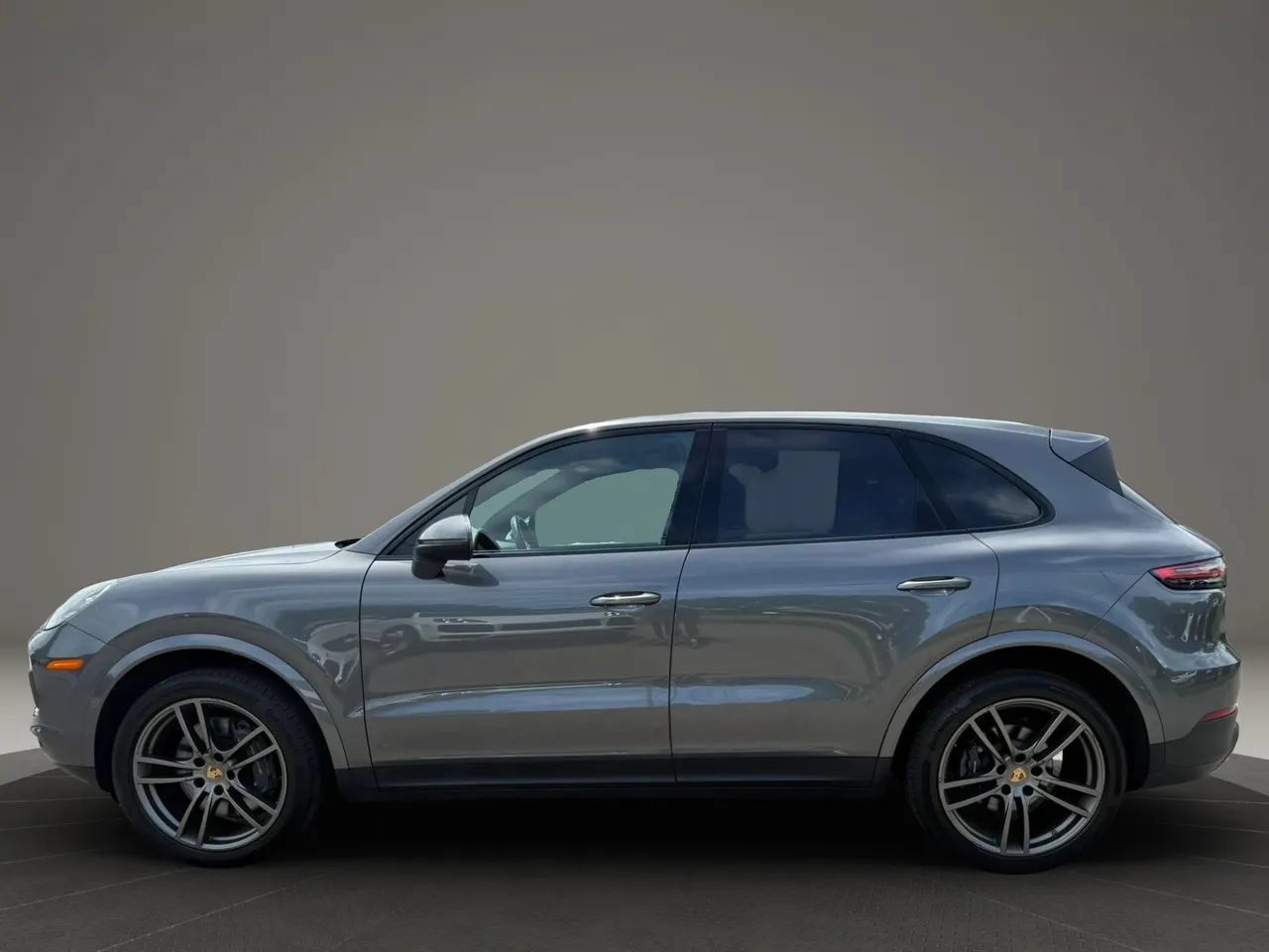 Used 2021 Porsche Cayenne AWD/4WD image 6