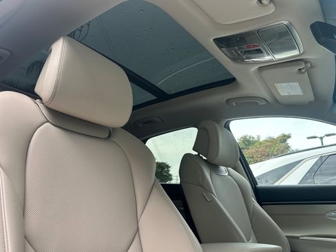 Used 2023 Genesis GV70 2.5T w/ Select Package image 18