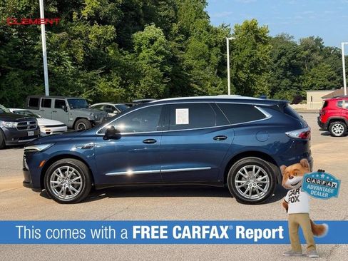 Used 2023 Buick Enclave Essence w/ Experience Buick Package FWD image 2