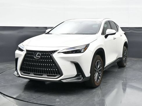 Used 2025 Lexus NX 350 AWD w/ Accessory Package (2T) image 3