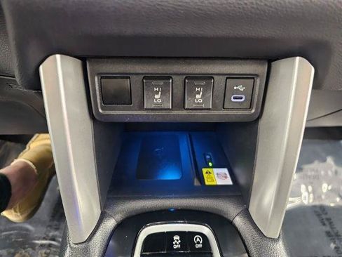 Used 2023 Toyota Corolla Cross XLE w/ Convenience Package AWD/4WD image 26