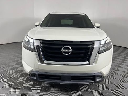 Used 2022 Nissan Pathfinder SV w/ SV Premium Package FWD image 5