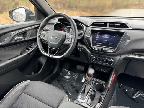 Used 2023 Chevrolet TrailBlazer RS w/ Convenience Package image 28