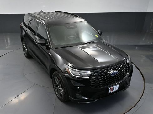 Used 2025 Ford Explorer ST-Line w/ ST-Line Street Pack AWD/4WD image 62