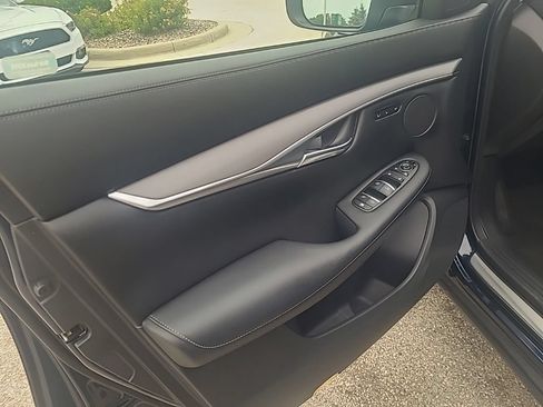 Used 2023 INFINITI QX50 Luxe AWD/4WD image 11