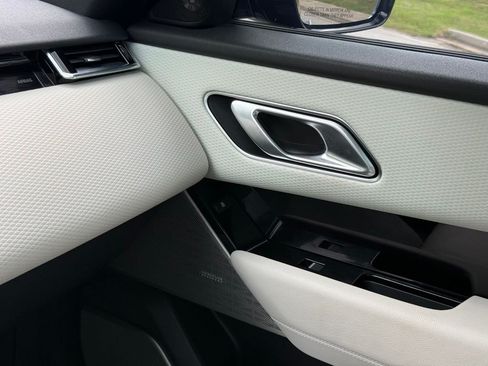 Used 2021 Land Rover Range Rover Velar R-Dynamic S AWD/4WD image 39
