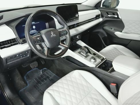 Used 2023 Mitsubishi Outlander SEL 40th Anniversary AWD/4WD image 15