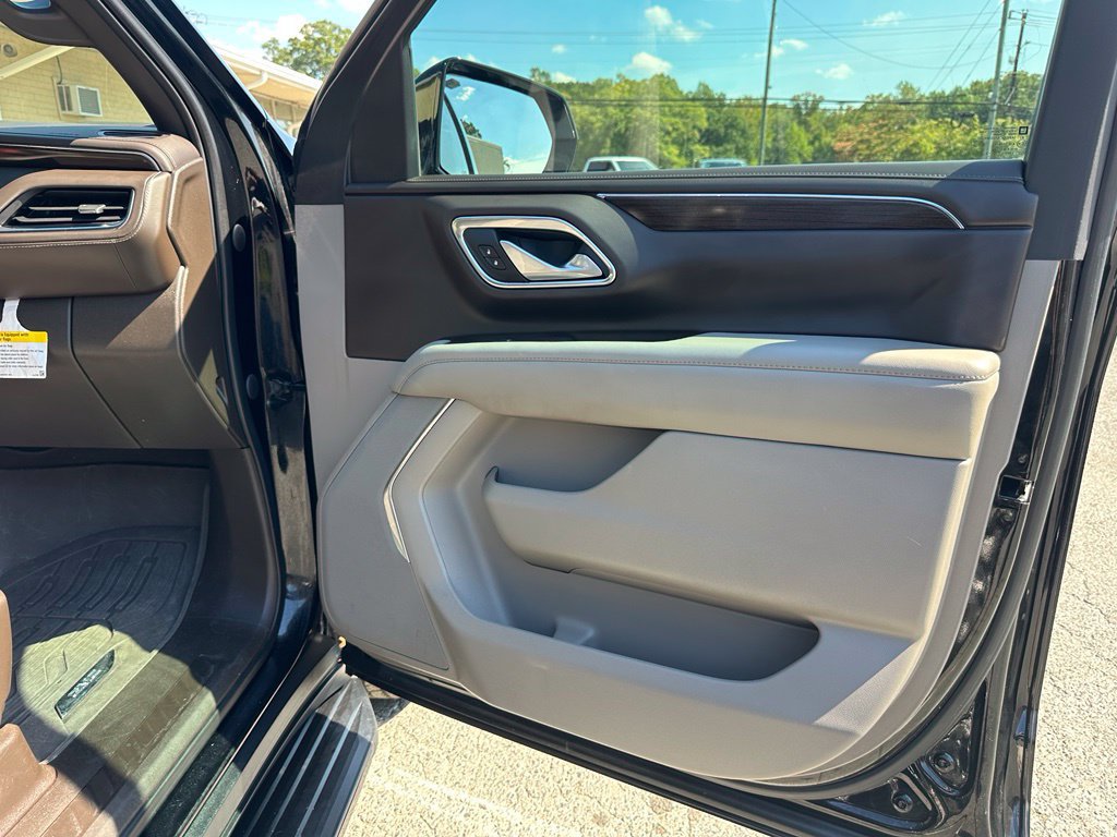 Used 2023 GMC Yukon SLE AWD/4WD image 18
