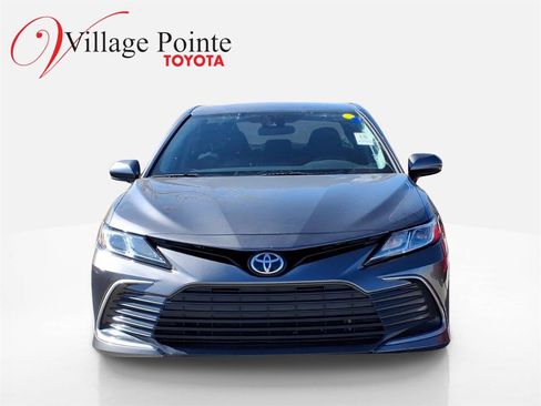 Used 2021 Toyota Camry LE image 2