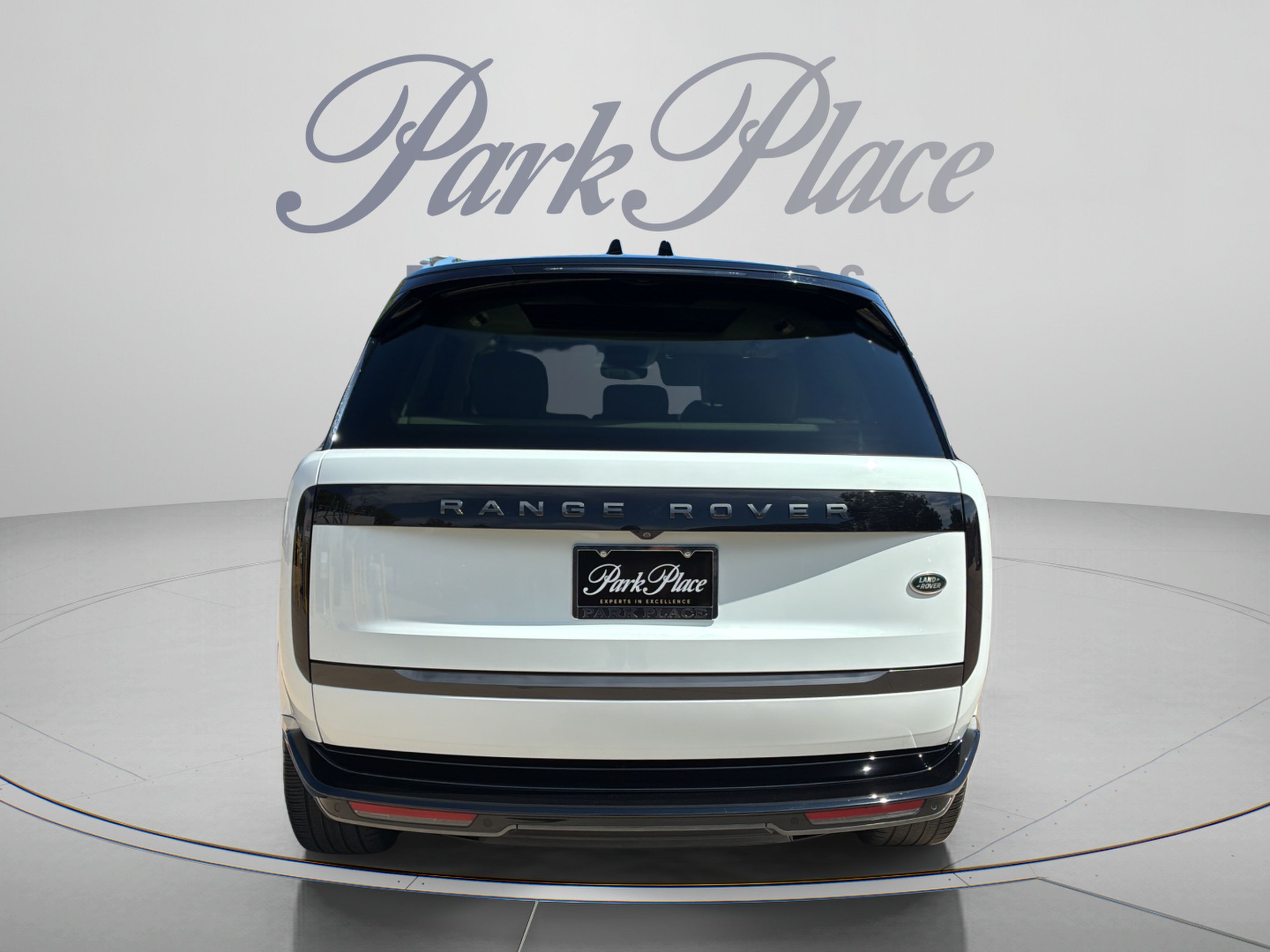 Used 2023 Land Rover Range Rover SE AWD/4WD image 4