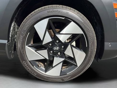 Used 2024 Hyundai Kona Limited FWD image 33