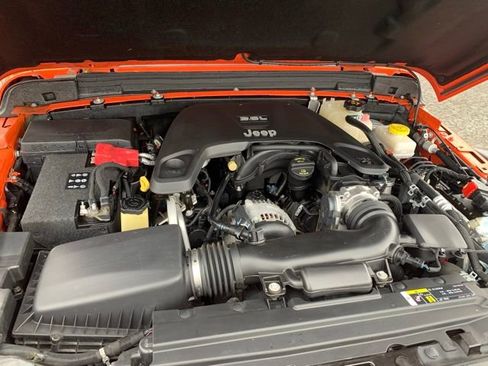 Used 2018 Jeep Wrangler Unlimited Rubicon image 32